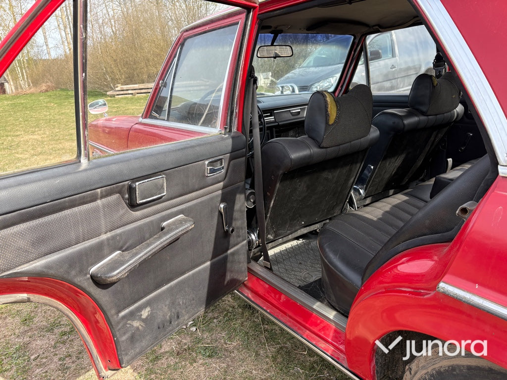Veteranbil - Mercedes-Benz 220 D/8