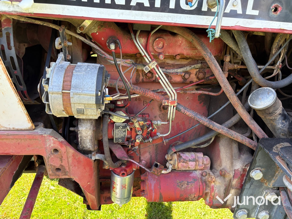Traktor - International, 484