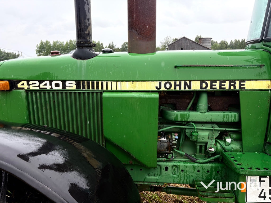 Traktor - JOHN DEERE 4240S MFWD