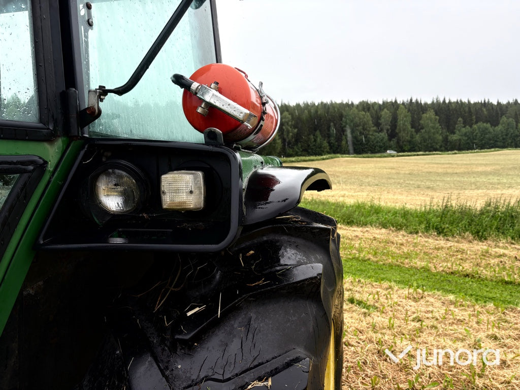 Traktor - JOHN DEERE 4240S MFWD