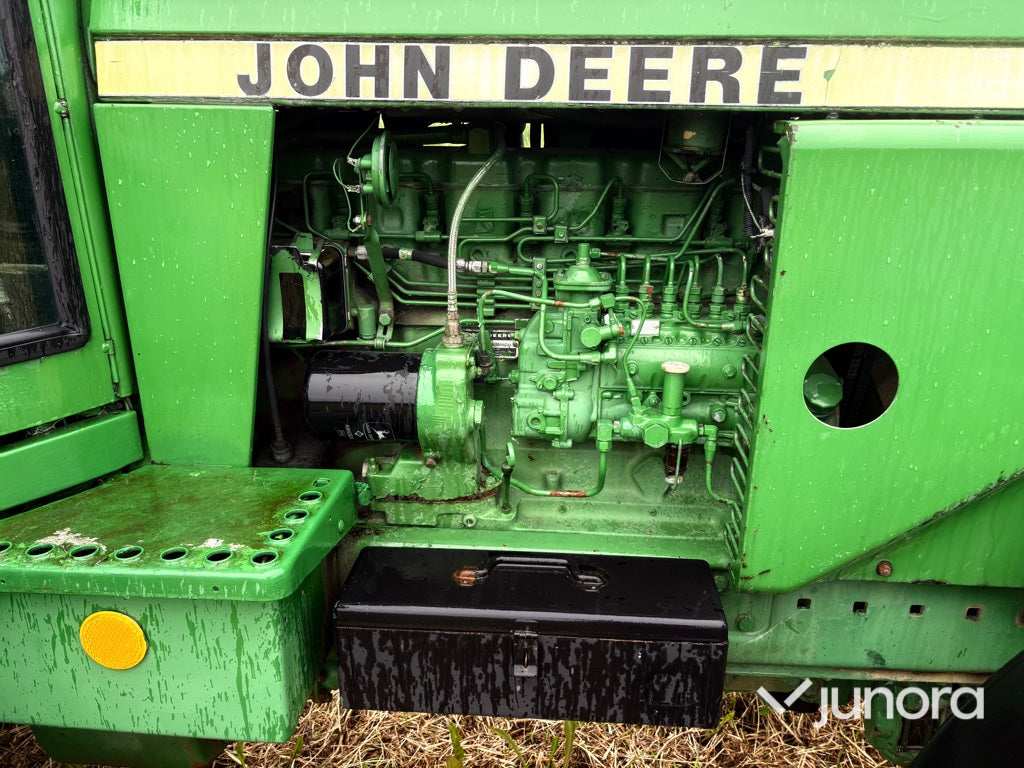 Traktor - JOHN DEERE 4240S MFWD