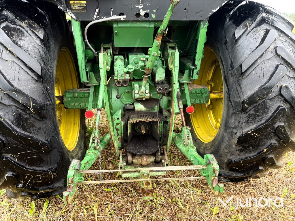 Traktor - JOHN DEERE 4240S MFWD