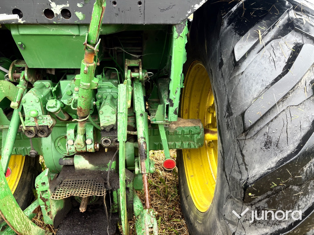 Traktor - JOHN DEERE 4240S MFWD