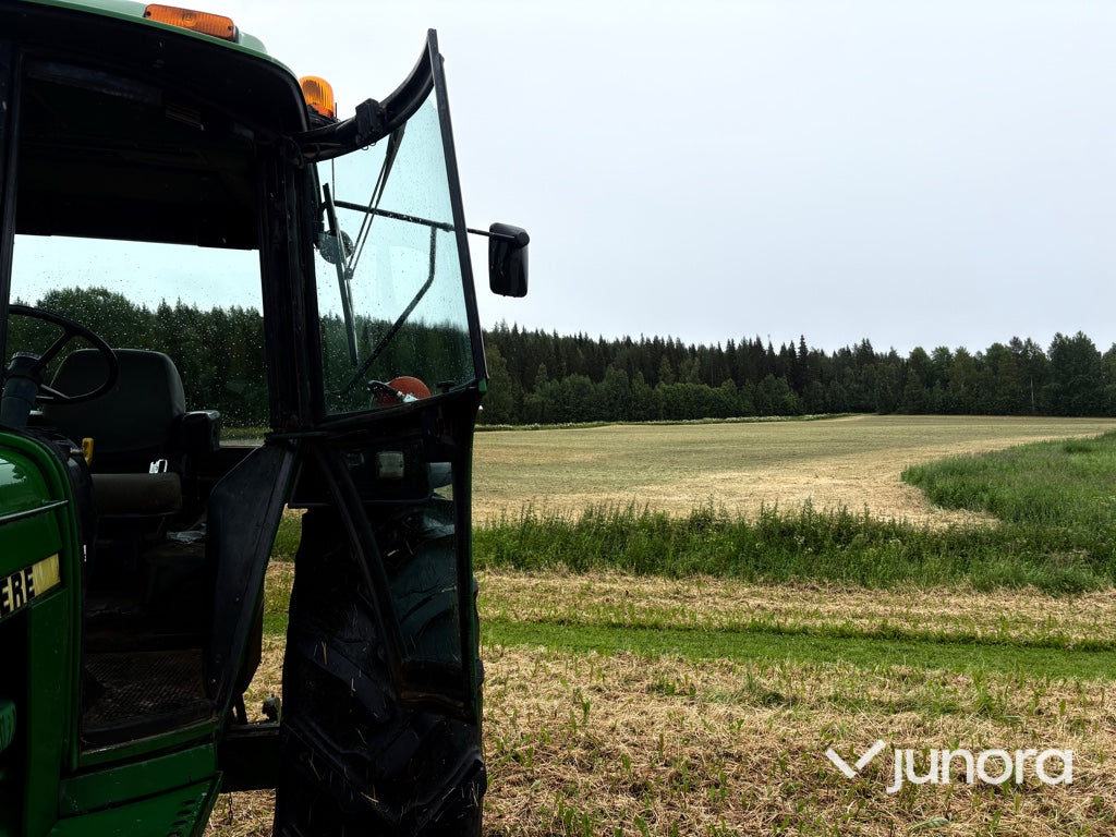 Traktor - JOHN DEERE 4240S MFWD