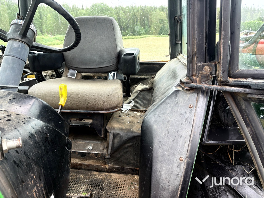Traktor - JOHN DEERE 4240S MFWD
