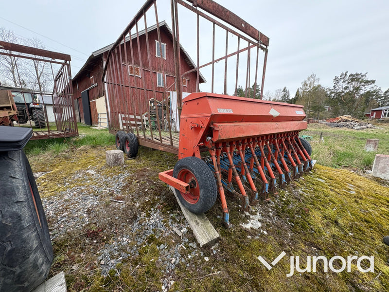 Stegstedt 250. 21 R Såmaskin 1976