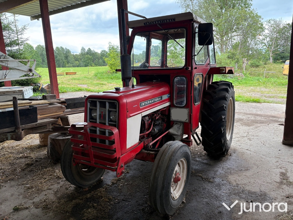 Traktor International 444