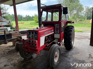 Traktor International 444
