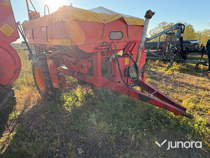 Gödningsspridare Överum 4012