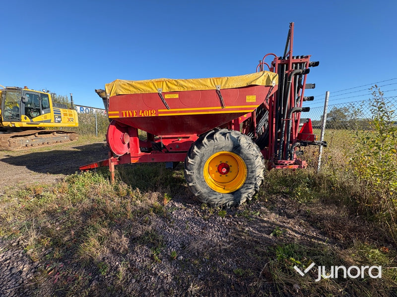 Gödningsspridare Överum 4012