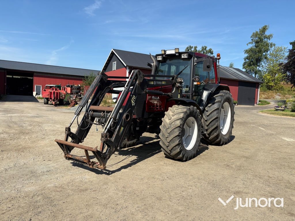 Traktor - Valmet 6850-4 med frontlyft