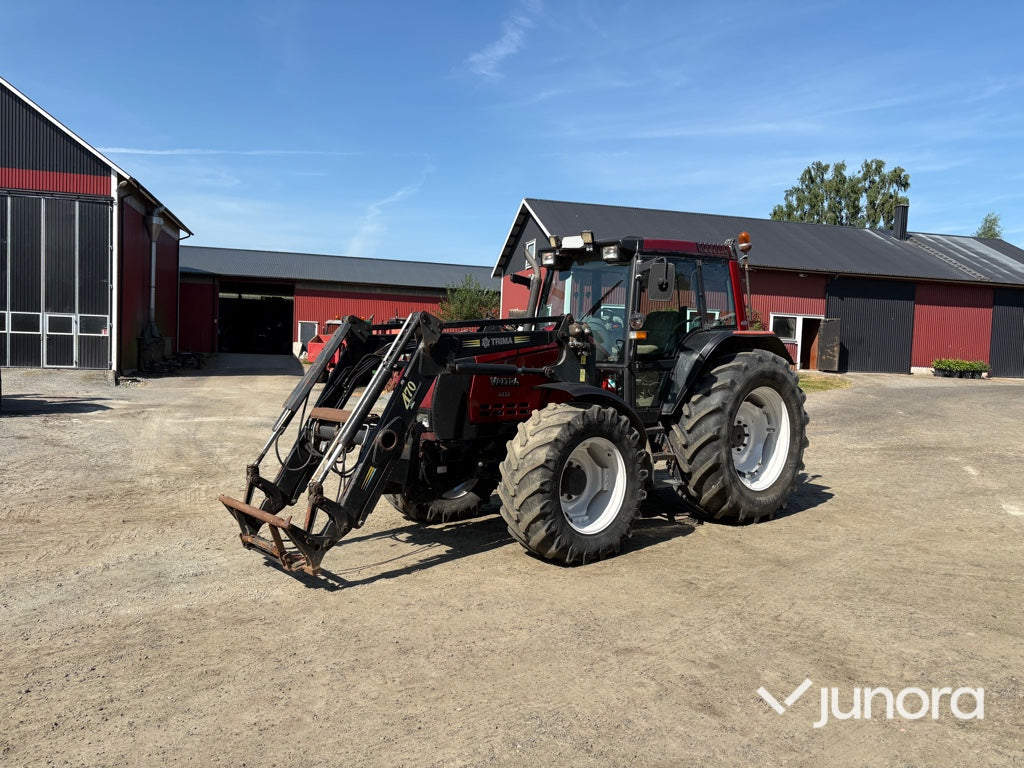 Traktor - Valmet 6850-4 med frontlyft