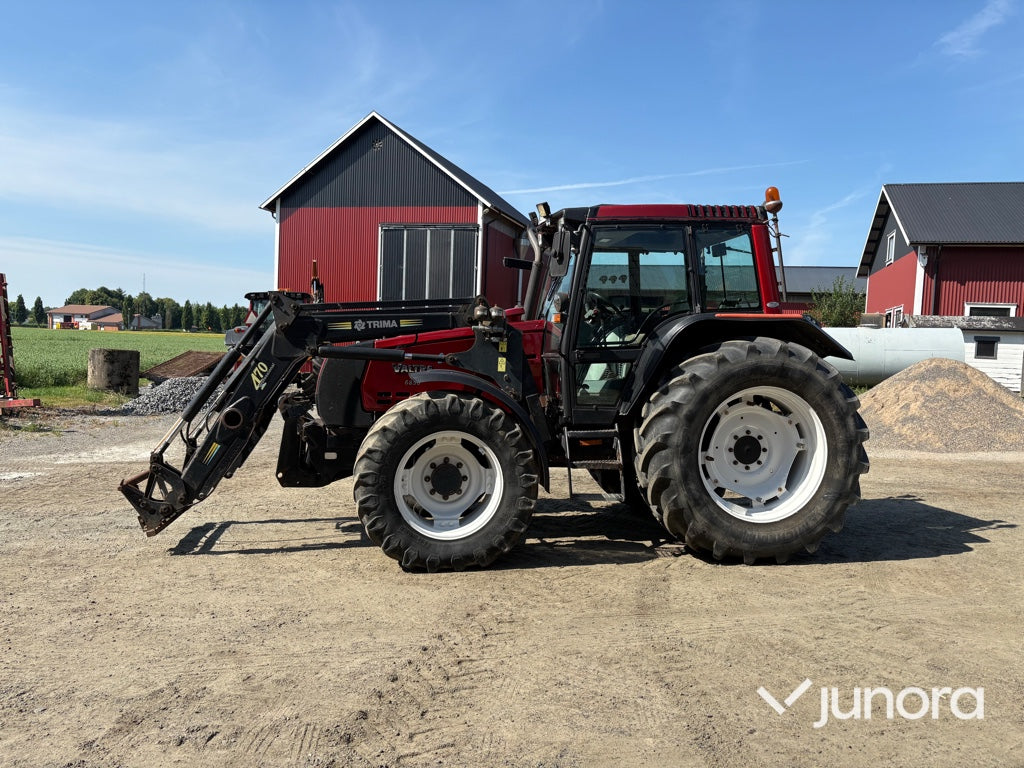 Traktor - Valmet 6850-4 med frontlyft