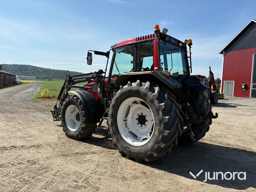 Traktor - Valmet 6850-4 med frontlyft