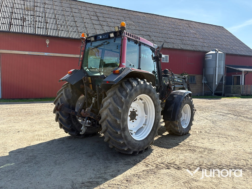 Traktor - Valmet 6850-4 med frontlyft