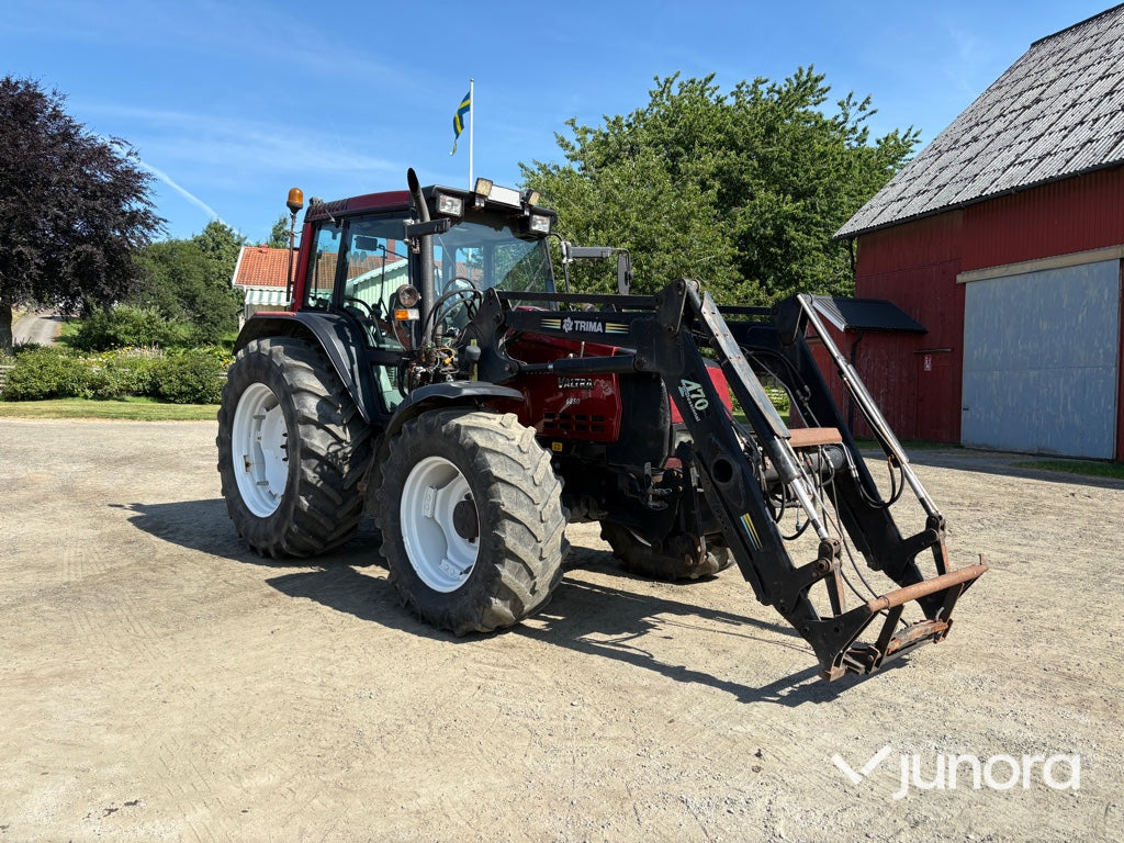 Traktor - Valmet 6850-4 med frontlyft