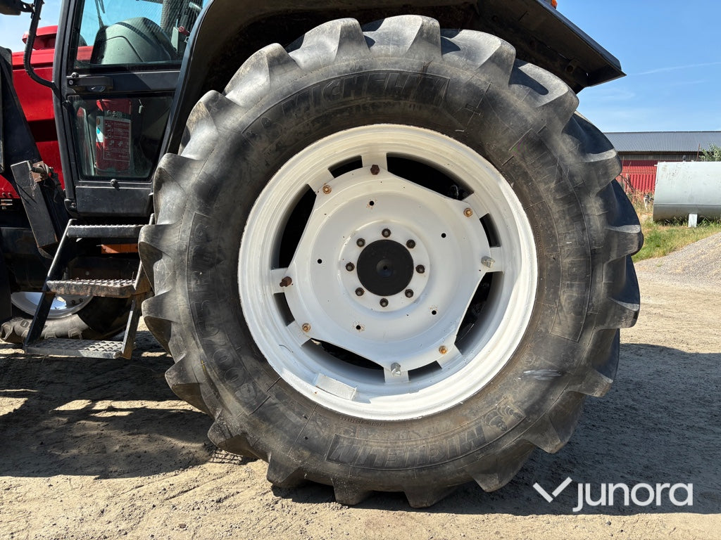 Traktor - Valmet 6850-4 med frontlyft