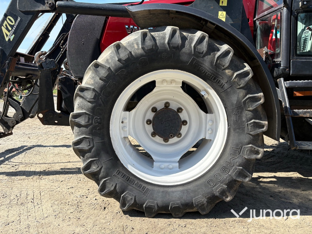 Traktor - Valmet 6850-4 med frontlyft