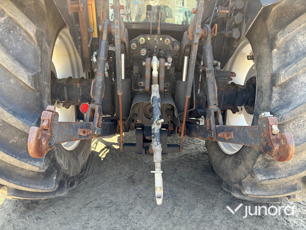 Traktor - Valmet 6850-4 med frontlyft