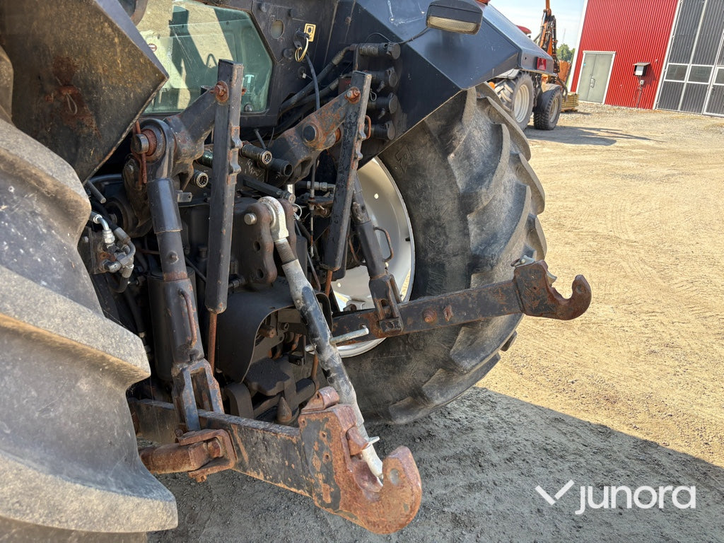 Traktor - Valmet 6850-4 med frontlyft