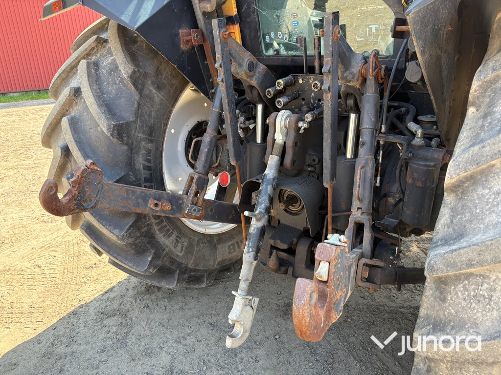 Traktor - Valmet 6850-4 med frontlyft