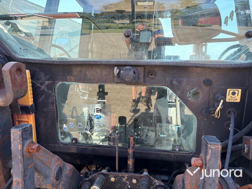 Traktor - Valmet 6850-4 med frontlyft