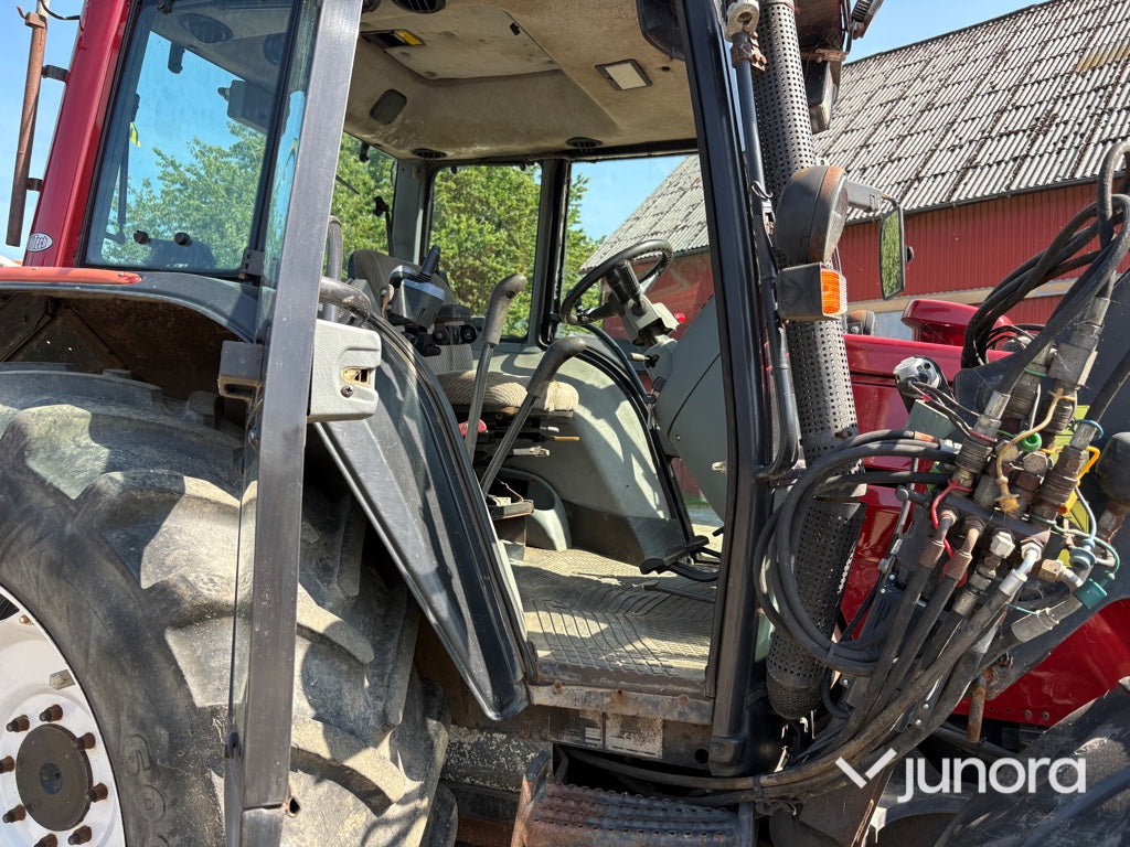Traktor - Valmet 6850-4 med frontlyft
