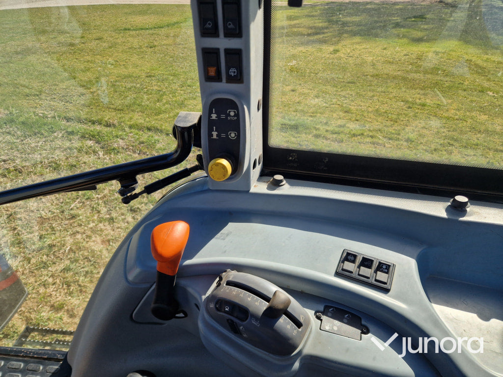 Traktor - New Holland, T5070