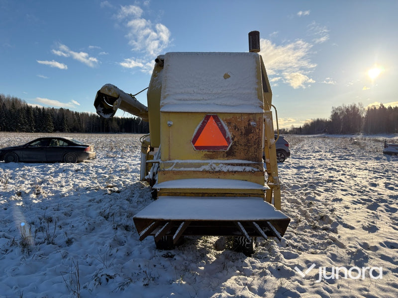 Skördetröska - New Holland Clayson 1520