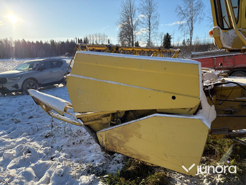 Skördetröska - New Holland Clayson 1520