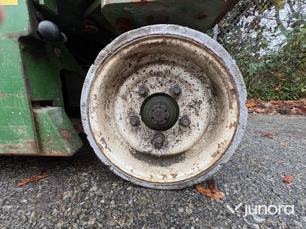 Saxlift – JLG Industries 1932-E