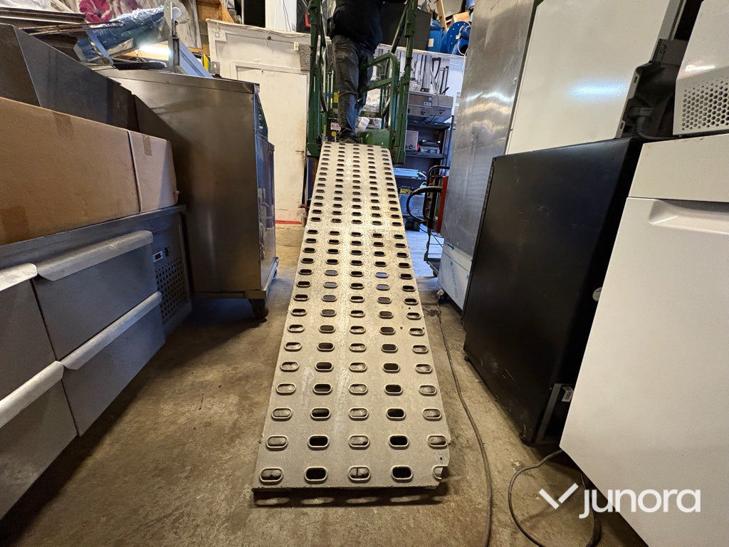 Saxlift – JLG Industries 1932-E