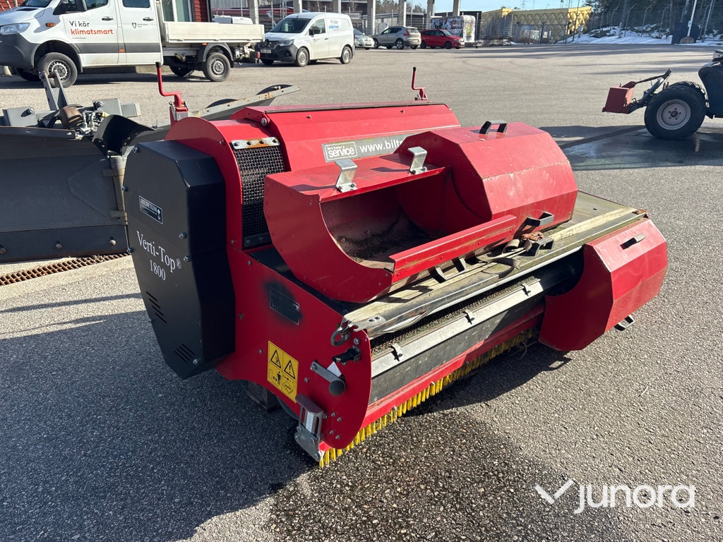 Konstgräsrengörare - Redexim VT 1800