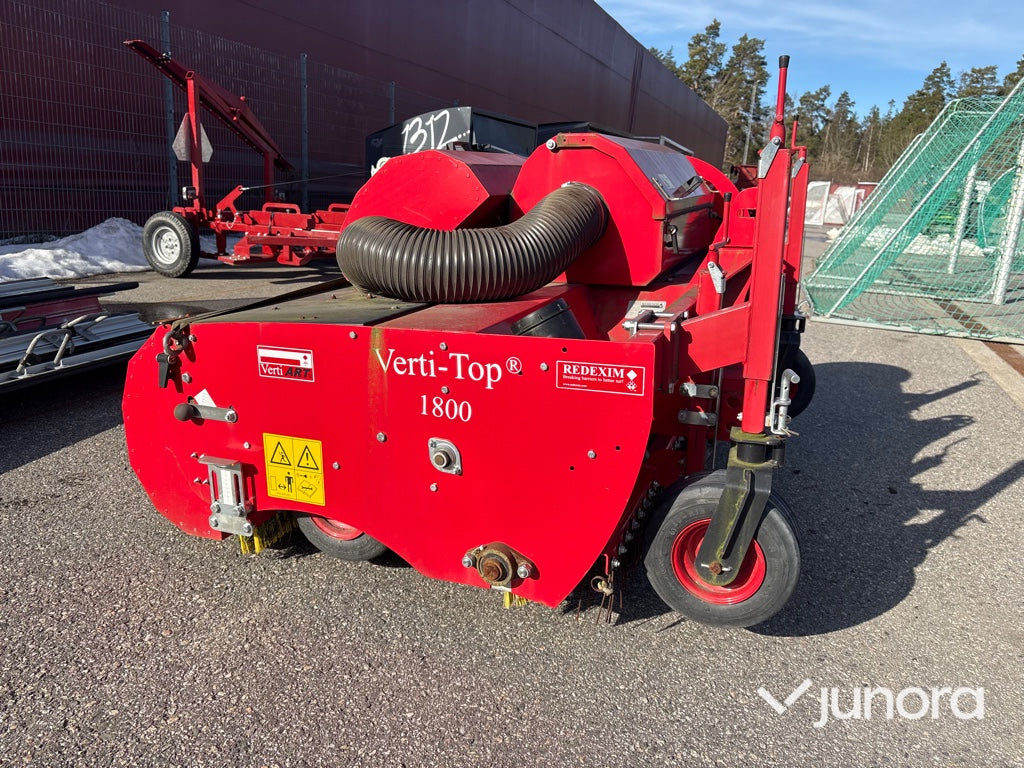 Konstgräsrengörare - Redexim VT 1800