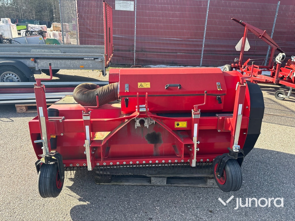 Konstgräsrengörare - Redexim VT 1800