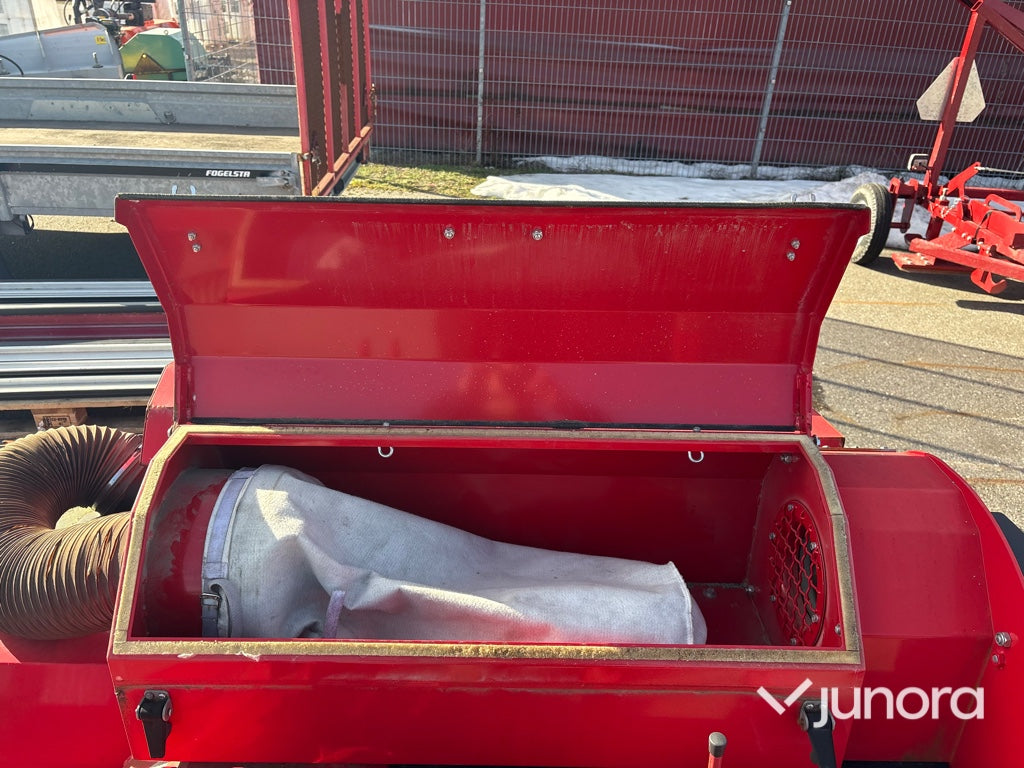 Konstgräsrengörare - Redexim VT 1800