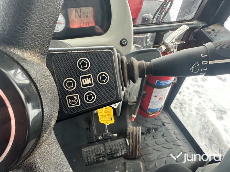 Traktor – Massey Ferguson 6490 med lastare