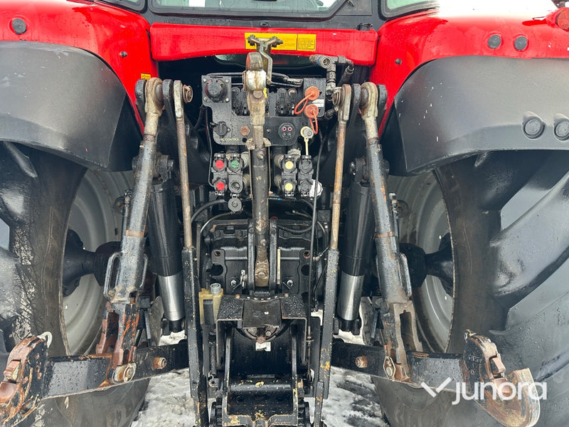 Traktor – Massey Ferguson 6490 med lastare