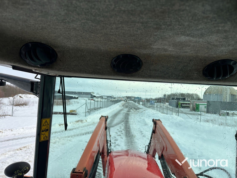 Traktor – Massey Ferguson 6490 med lastare