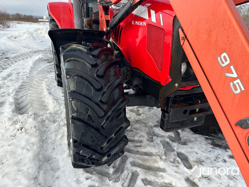 Traktor – Massey Ferguson 6490 med lastare