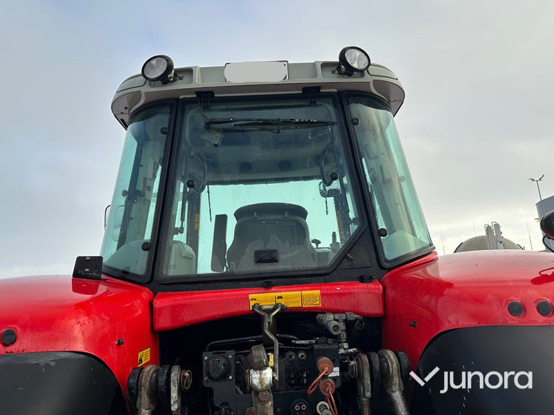 Traktor – Massey Ferguson 6490 med lastare