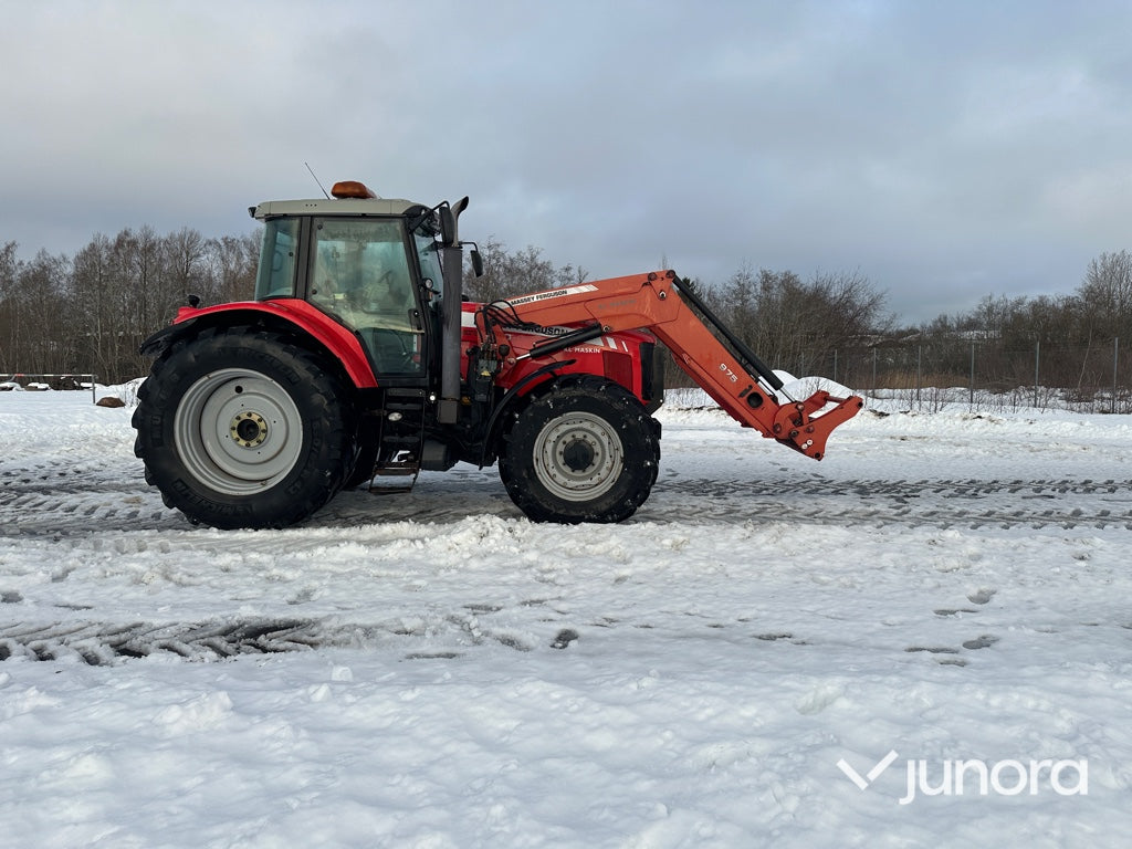 Traktor – Massey Ferguson 6490 med lastare