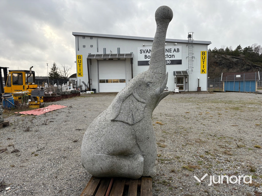 Stenskulptur – elefant i granit