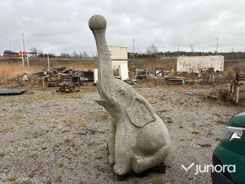 Stenskulptur – elefant i granit