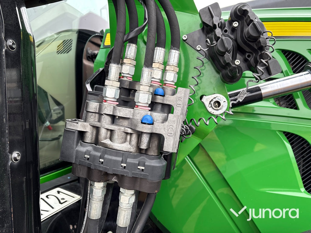 Traktor - John Deere 6130M med lastare & frontlyft