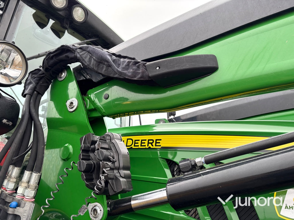 Traktor - John Deere 6130M med lastare & frontlyft
