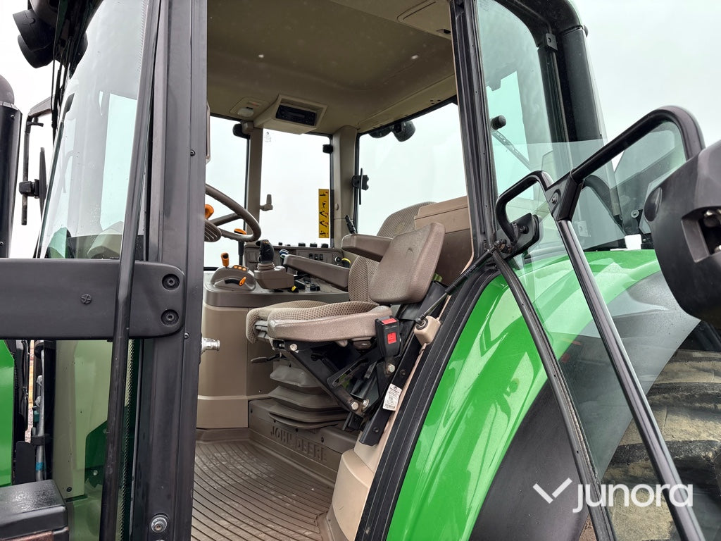 Traktor - John Deere 6130M med lastare & frontlyft