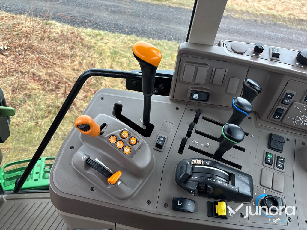 Traktor - John Deere 6130M med lastare & frontlyft