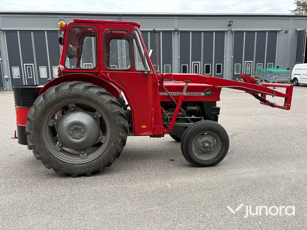 Traktor - Massey Ferguson 135