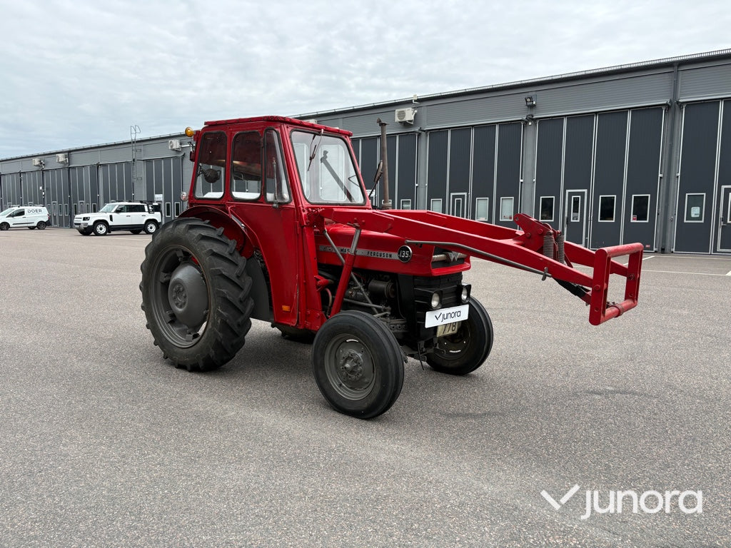 Traktor - Massey Ferguson 135
